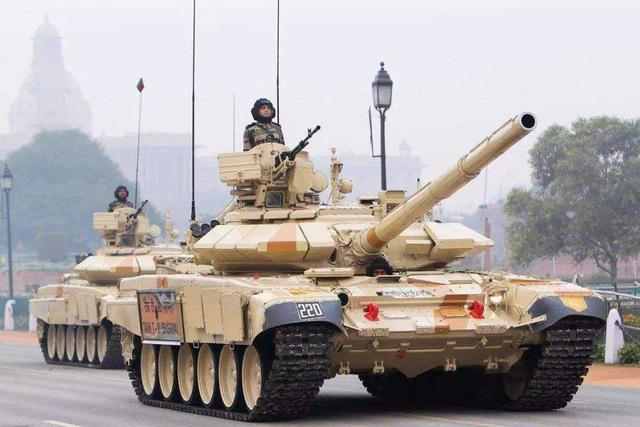卖战机坦克，造步枪导弹，俄罗斯为何如此帮印度？