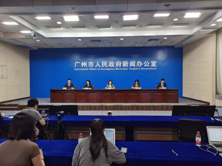 11月15日广州海珠区最新消息：统一标准，免费向重点管控区发放物资包