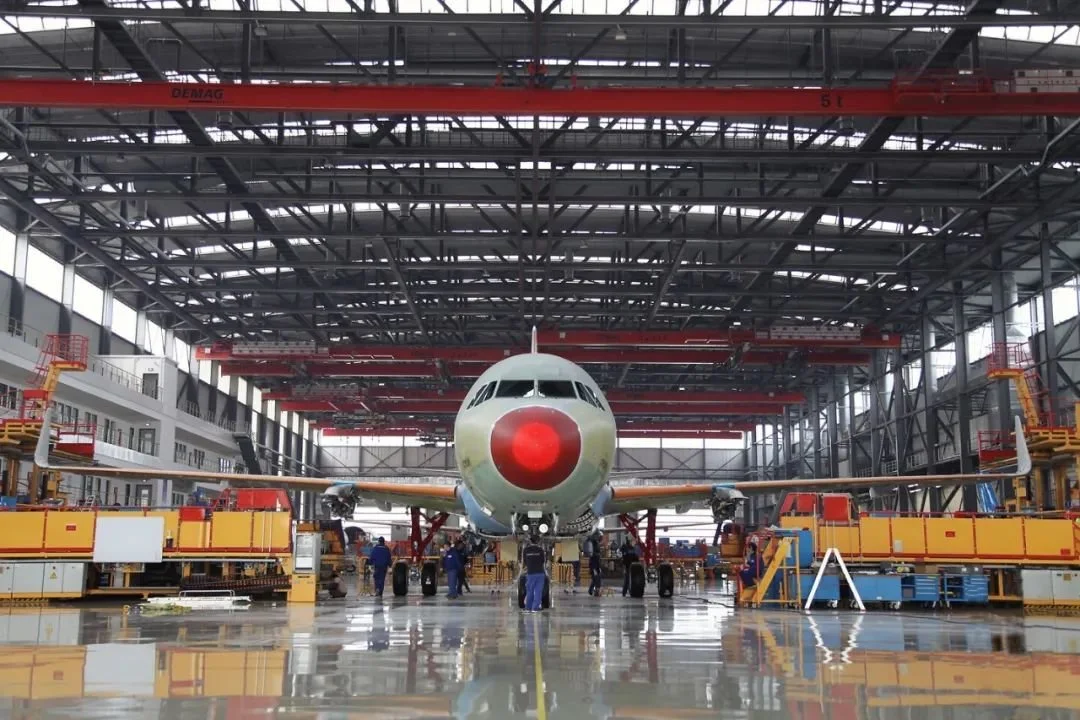 ▎2023年 4月6日，空中客车公司与中国航空业合作伙伴——天津保税区投资有限公司、中国航空工业集团有限公司签署协议，将在空客天津建设第二条生产线，拓展A320系列飞机的总装能力，为空客全球到2026年实现月产75架A320系列飞机的总目标贡献力量。