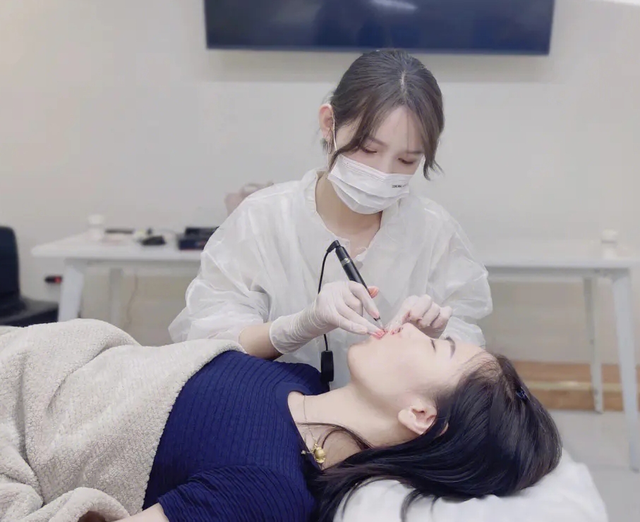 当下学什么技术最吃香呢？适合普通人两个极具潜力的暴利赚钱行业