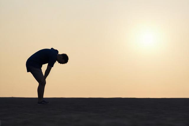 人没钱了，自己慢慢熬，不要轻易去打扰别人！