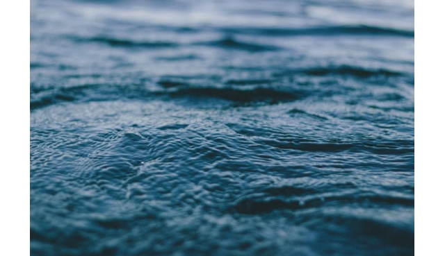 和比你高的人做朋友，和比你低的人做生意