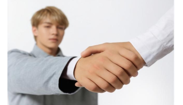 改变命运的关键，并不仅是掌握资源和人脉