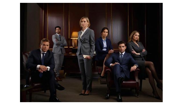 揭秘穷人愈贫的深层根源：富人背后的隐秘操控策略